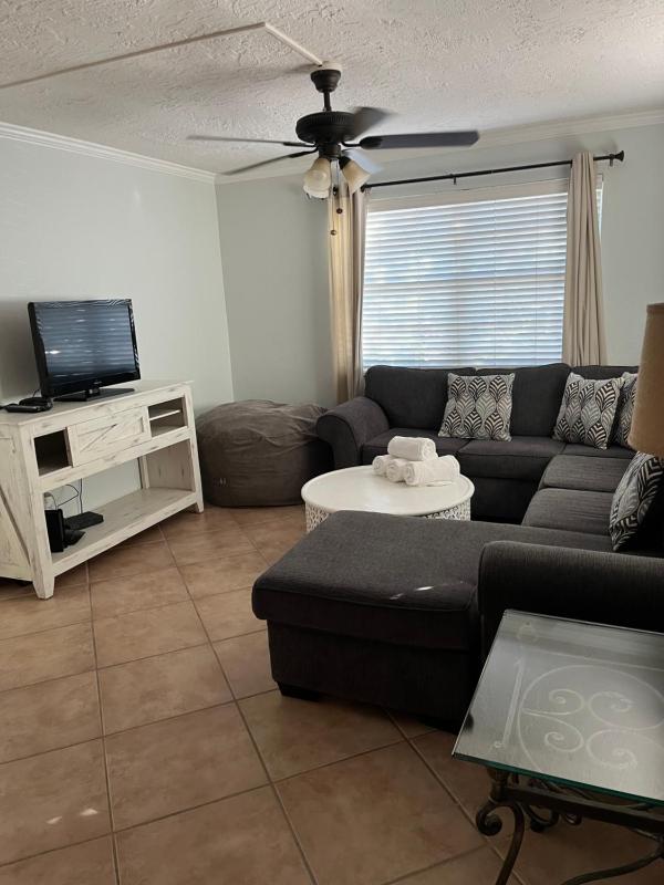 One-Bedroom Apartment with Patio 4  image 2