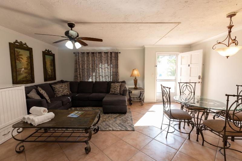 Alamanda Villas on Holmes Beach - image 3