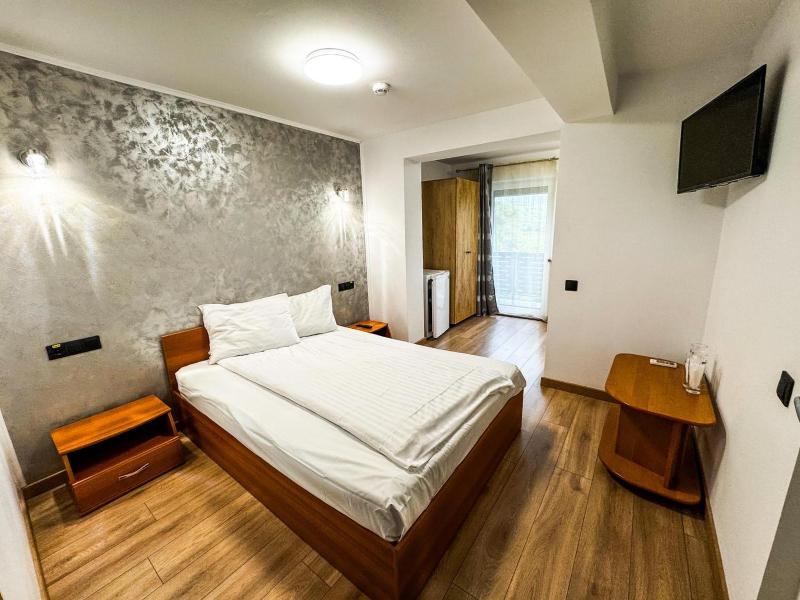 Triple Room with Balcony image 1