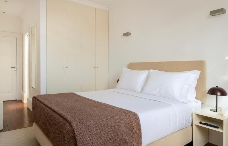 Superior Double Room with Street View image 4
