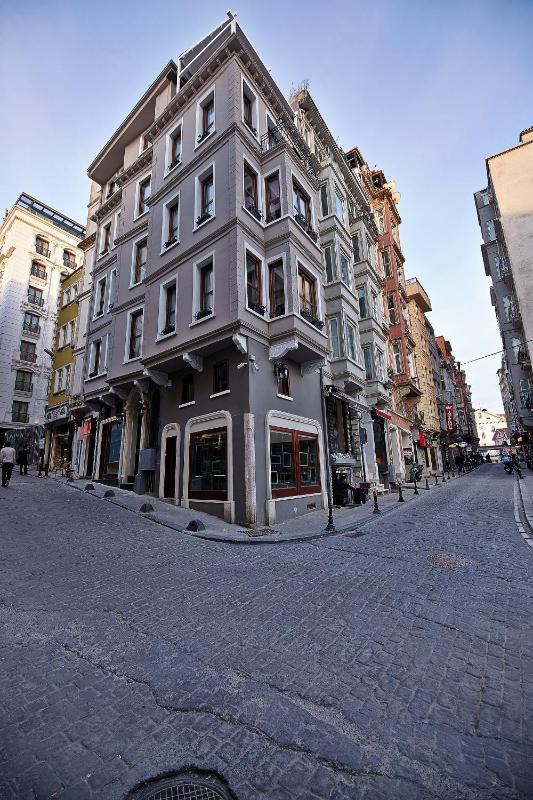 Arart Hotel - image 10