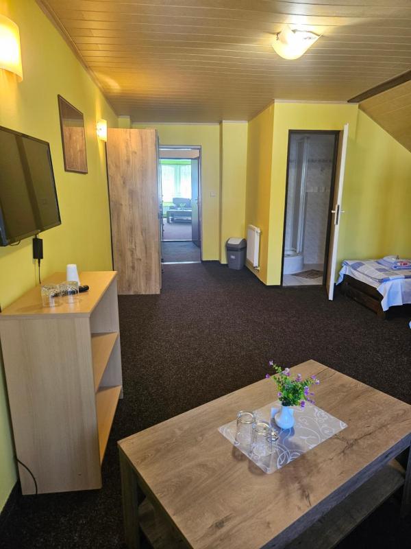 Triple Room with Bathroom image 4