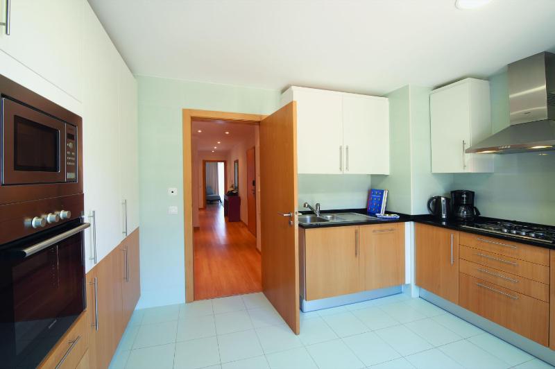 Two-Bedroom Family Apartment (4 Adults + 2 Children) image 3