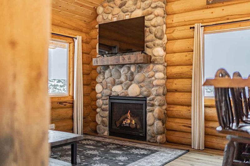 Chalet image 2
