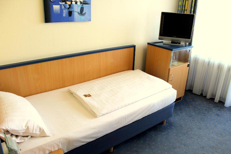 Standard Single Room image 1