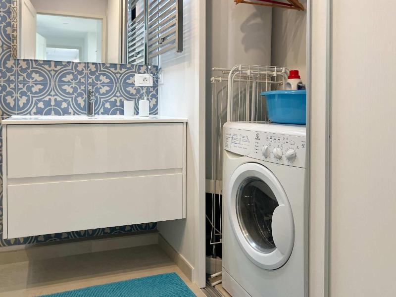One-Bedroom Apartment image 4