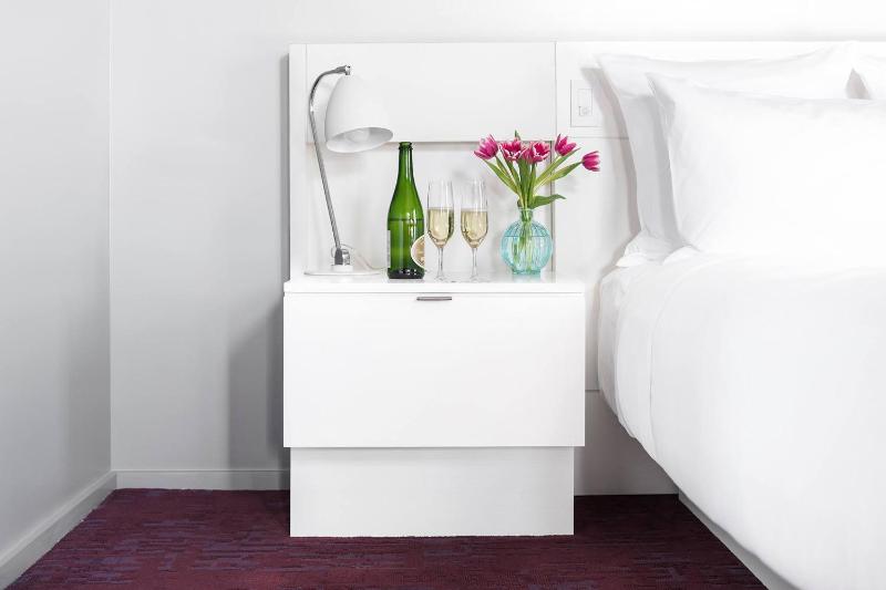 City Queen Room image 2