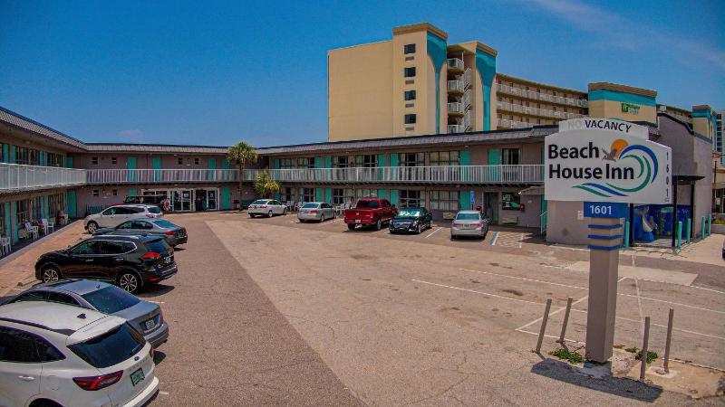 Beach House Inn with POOL & Hot Tub - image 2