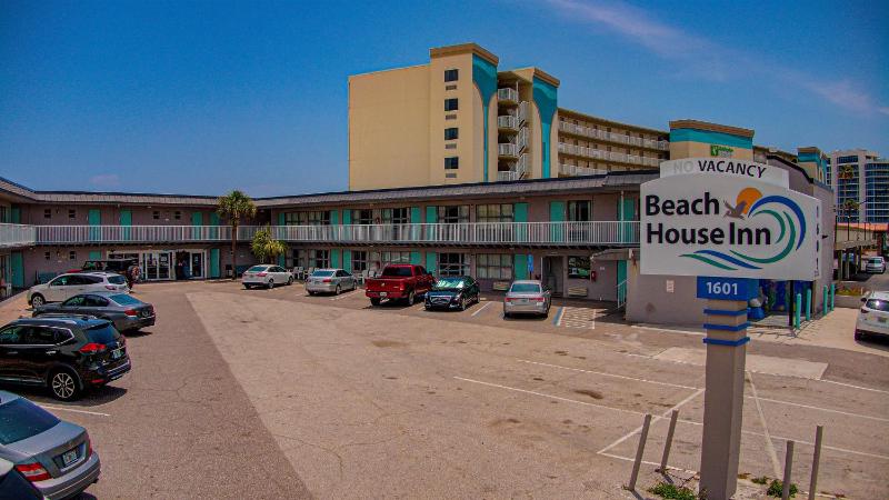 Beach House Inn with POOL & Hot Tub - image 11