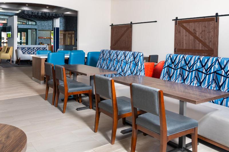 Holiday Inn Express Hotel & Suites Pittsburgh-South Side By IHG - image 17