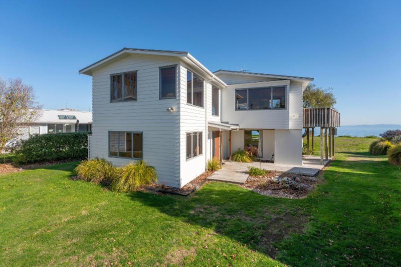 Lakefront at 5 Mile - Taupo - image 13