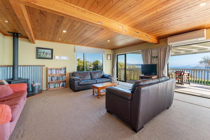 Lakefront at 5 Mile - Taupo - image 30