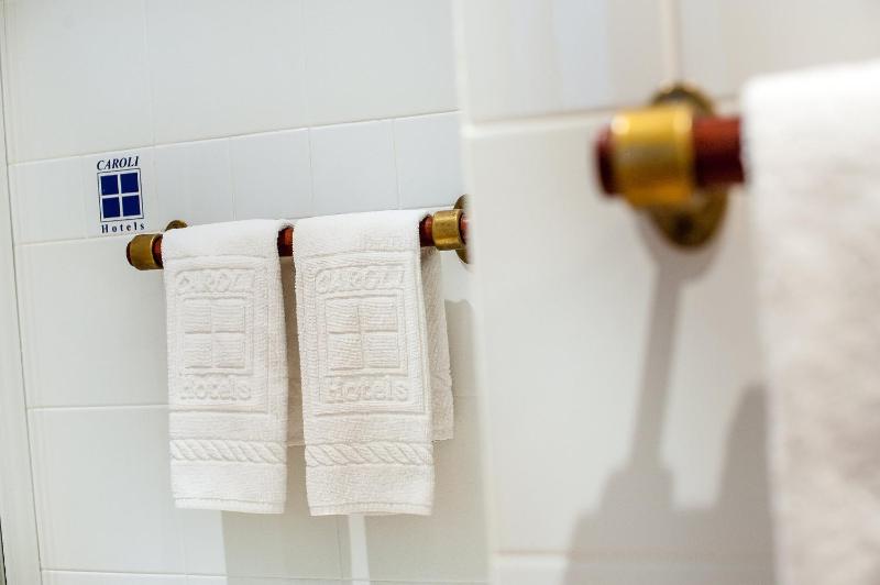 Standard Double Room - Single Use image 2