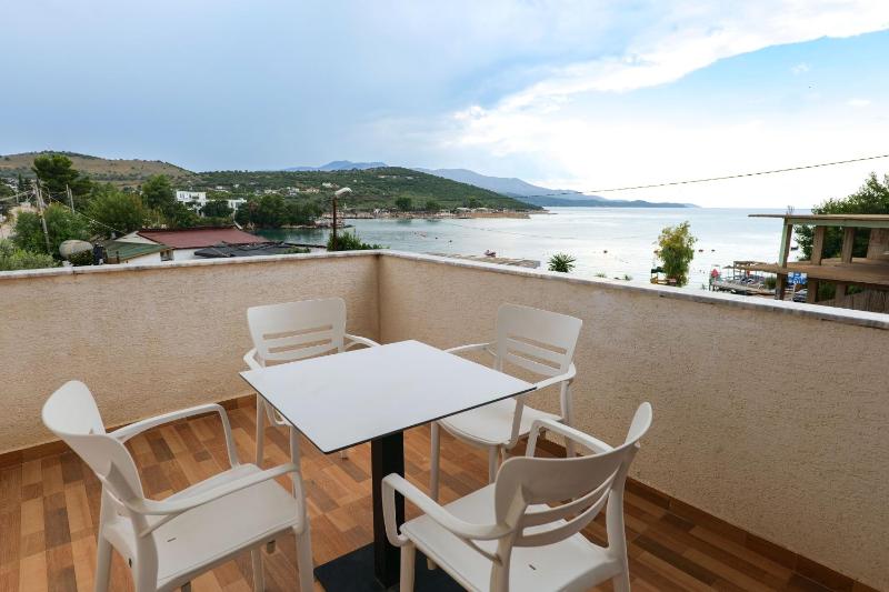 Sunset Bay Deluxe Villa - image 1