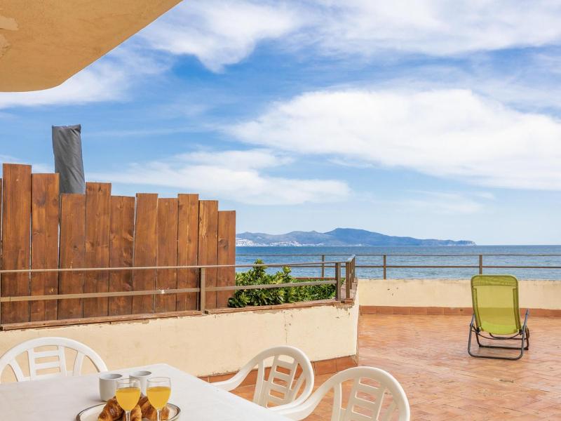 Apartamento frente a la playa con gran terraza y aparcamiento privado - ES-325-2 - image 16