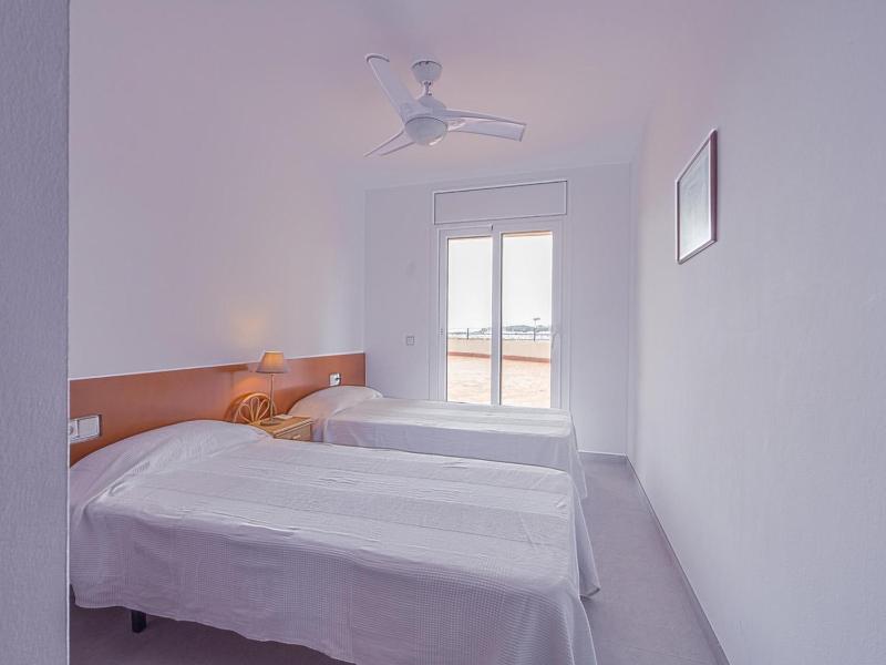 Apartamento frente a la playa con gran terraza y aparcamiento privado - ES-325-2 - image 13