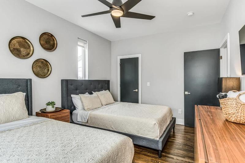 Beautiful Nashville Home - Broadway Escape - image 10