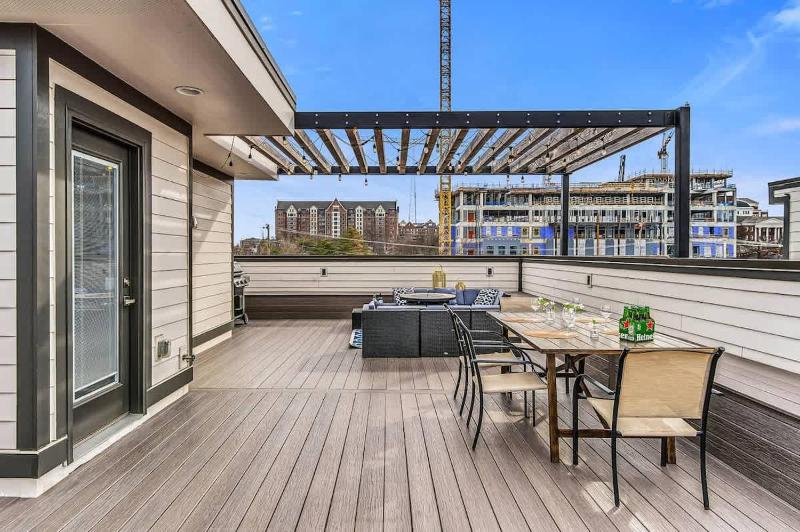 Beautiful Nashville Home - Broadway Escape - image 14