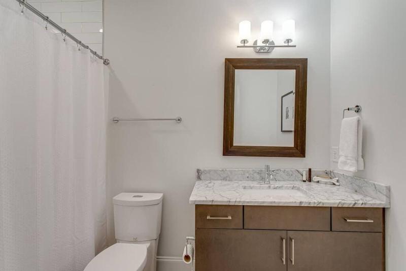 Two Nashville Homes - Accommodates 24 Guests - image 16