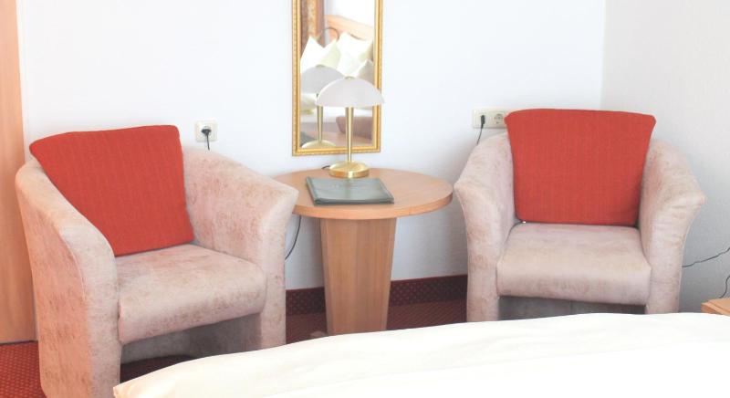 Double Room image 4