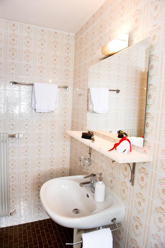 Double Room with Balcony image 1