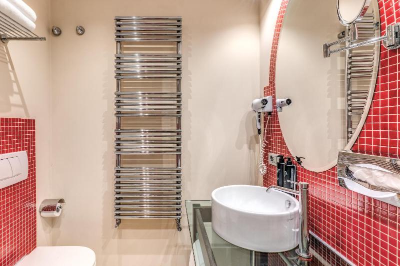 Standard Double Room image 3