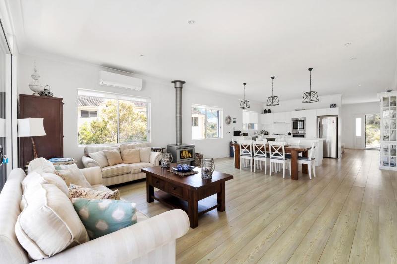 Caroline's Beach House by Experience Jervis Bay - image 19