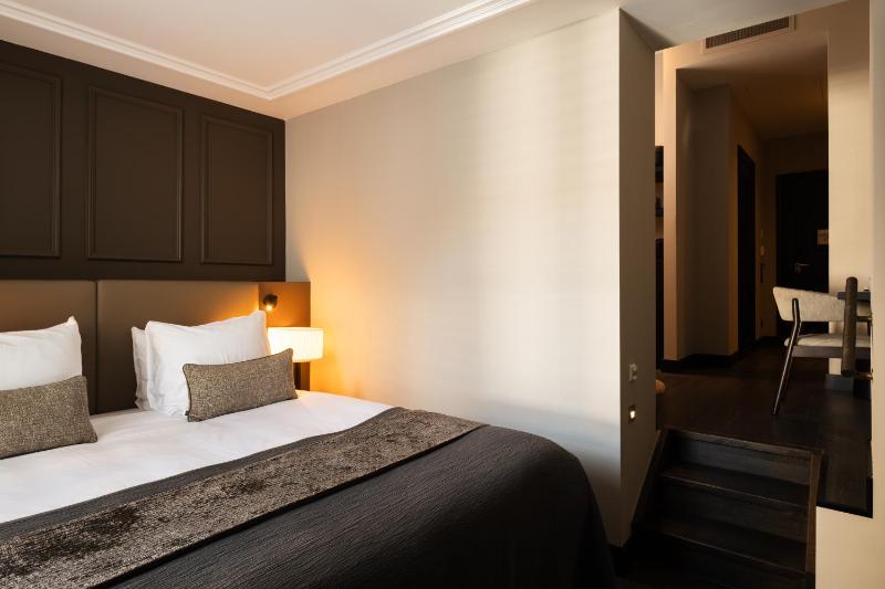 Executive room image 3