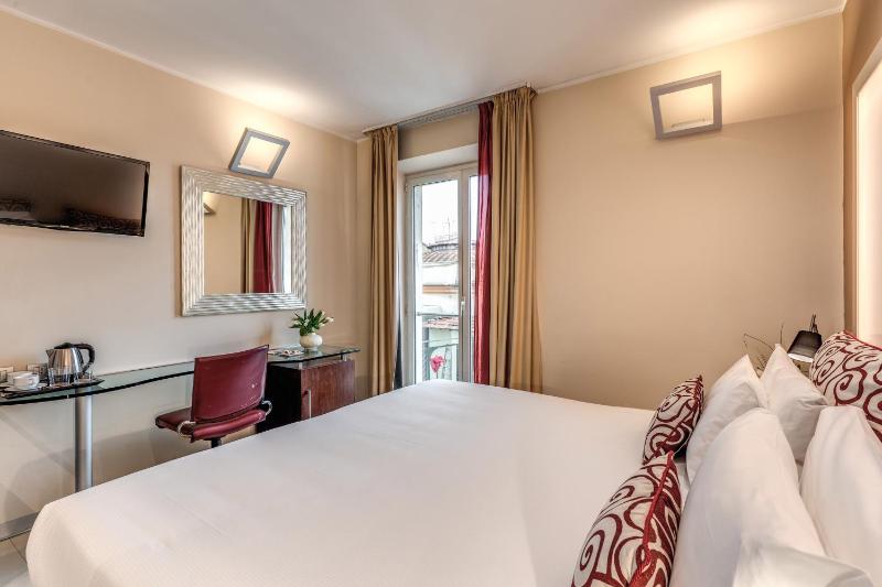 Small Double Room image 1