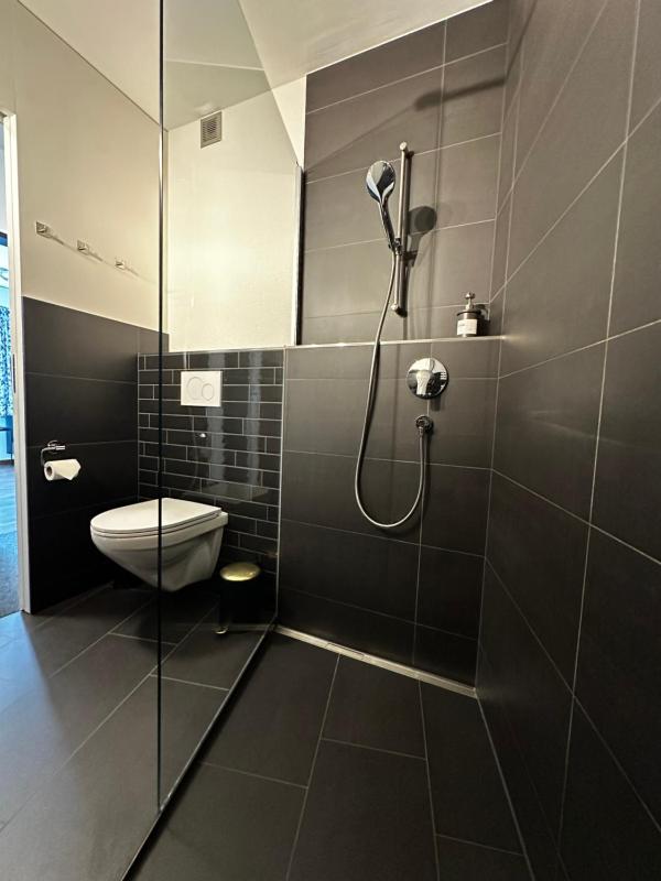 Standard Single Room with Shared Bathroom image 2