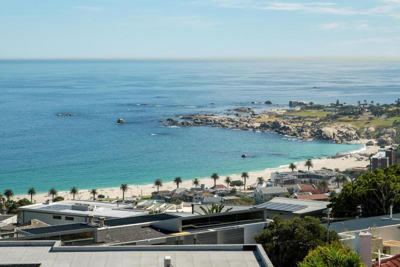 Ocean View 2 bed Apt in Camps Bay Skyline Heights - image 3