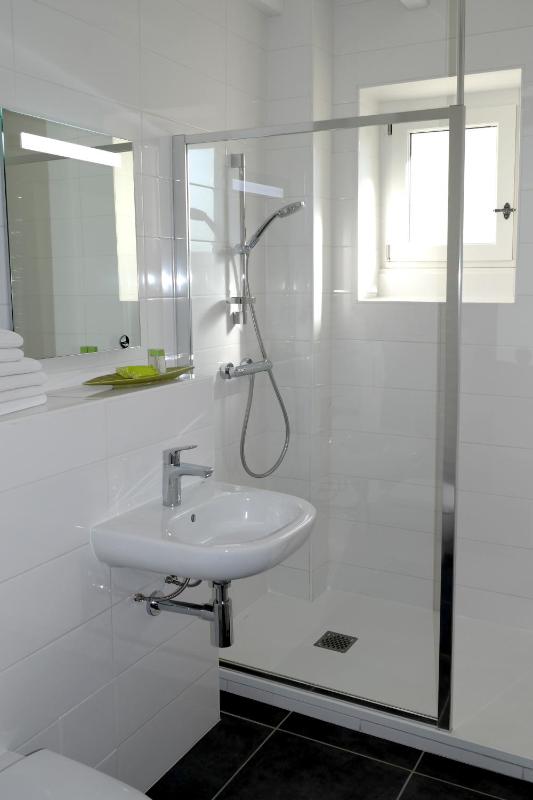 Double Room image 4