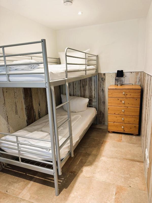 Two-Bedroom House image 3