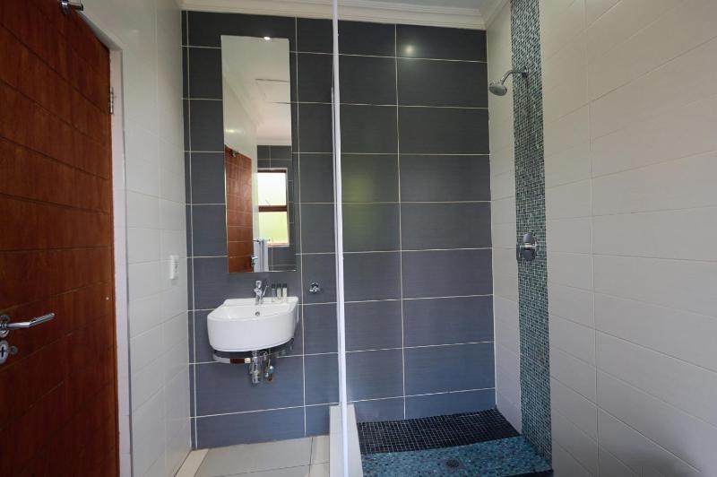 Tamboti Guest Lodge - image 13