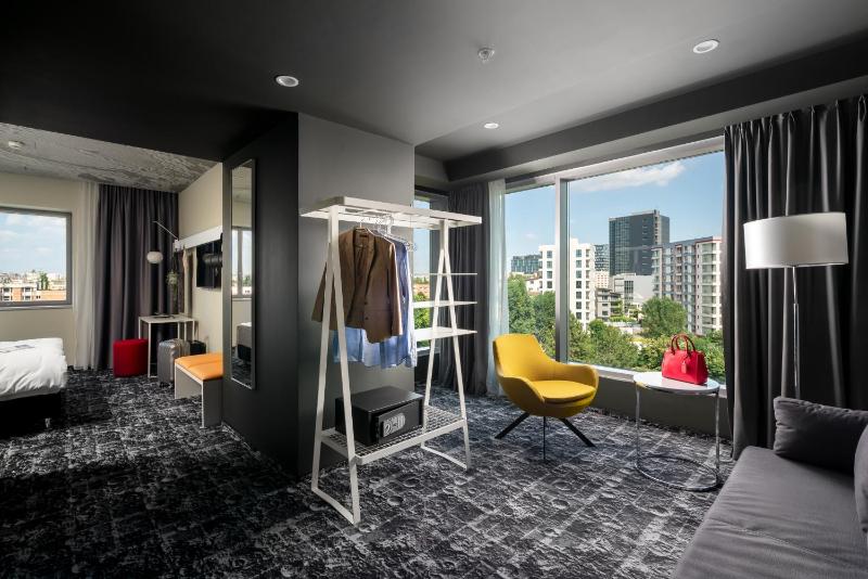 Suite with Park View image 4