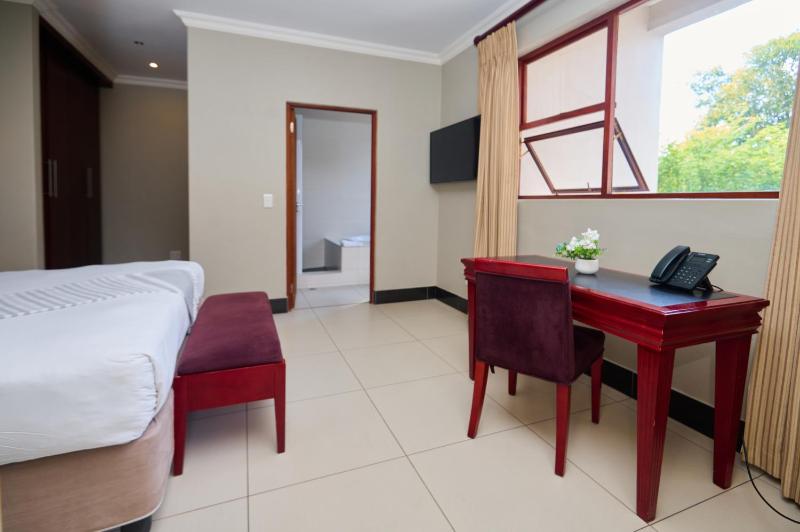 Tamboti Guest Lodge - image 14