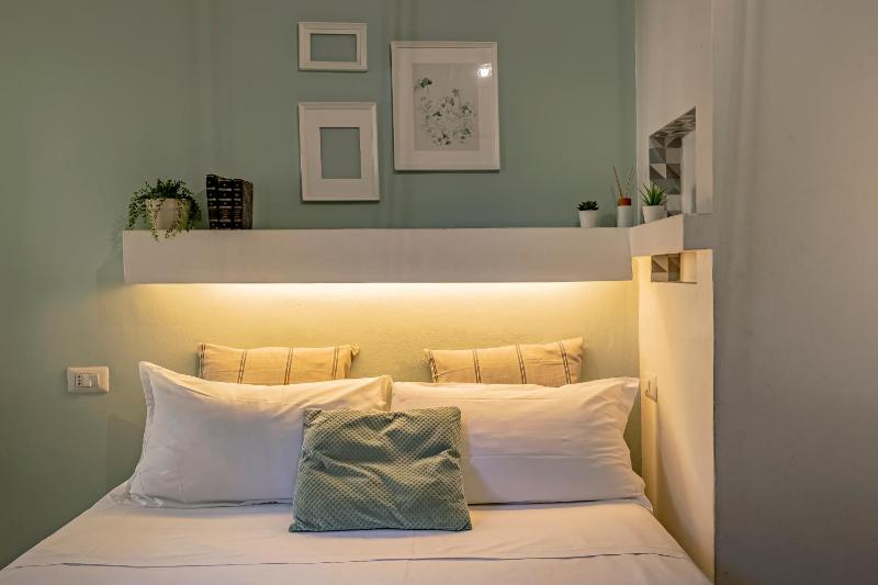 Deluxe Double Room image 2