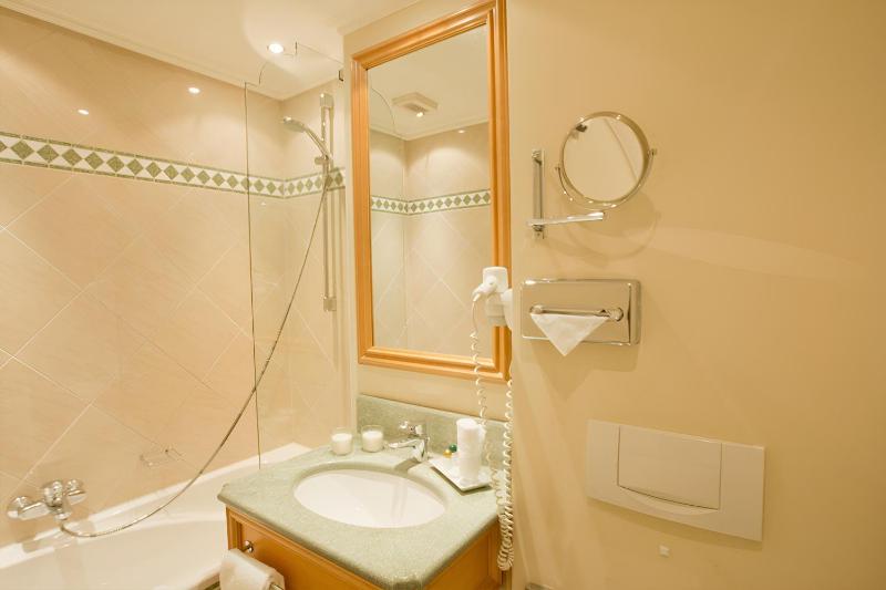 Standard Single Room image 3
