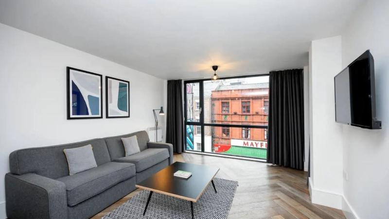 Two-Bedroom Apartment with two bathrooms image 1