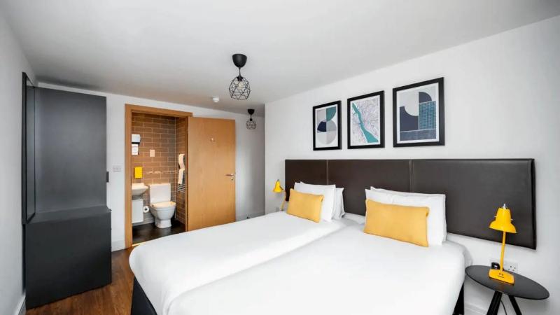 Two-Bedroom Apartment with two bathrooms image 4