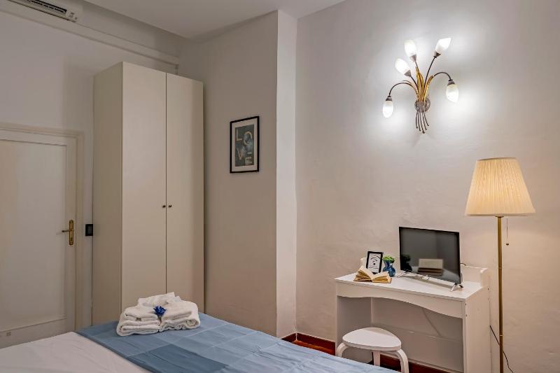 Double or Twin Room with Shared Bathroom image 4