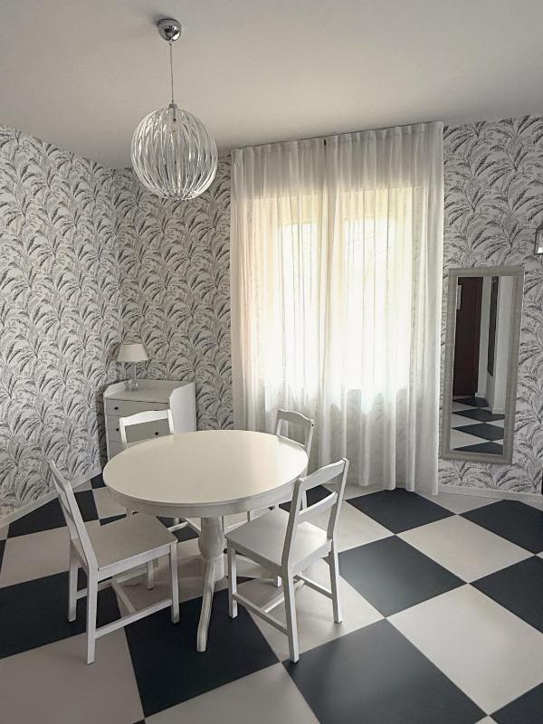 Standard Suite image 4