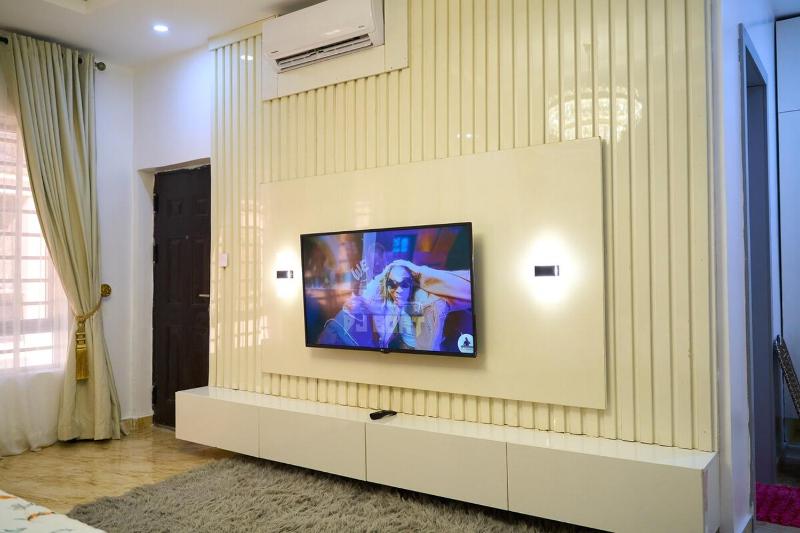 DIQSON Homes - image 16