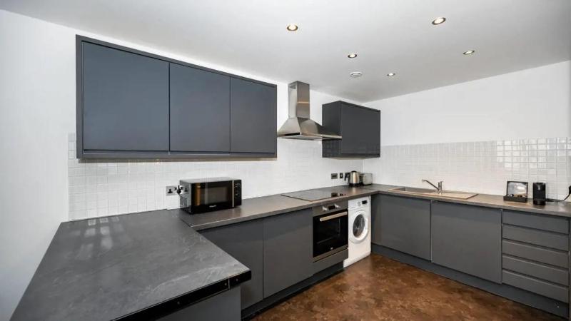 Two-Bedroom Duplex Apartment image 4