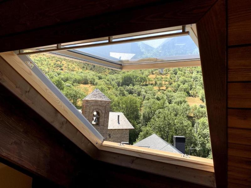 Standard Twin Room with Mountain View image 4
