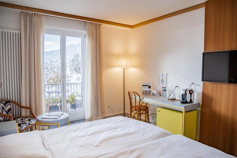 Twin Room with Balcony and Lake View image 4