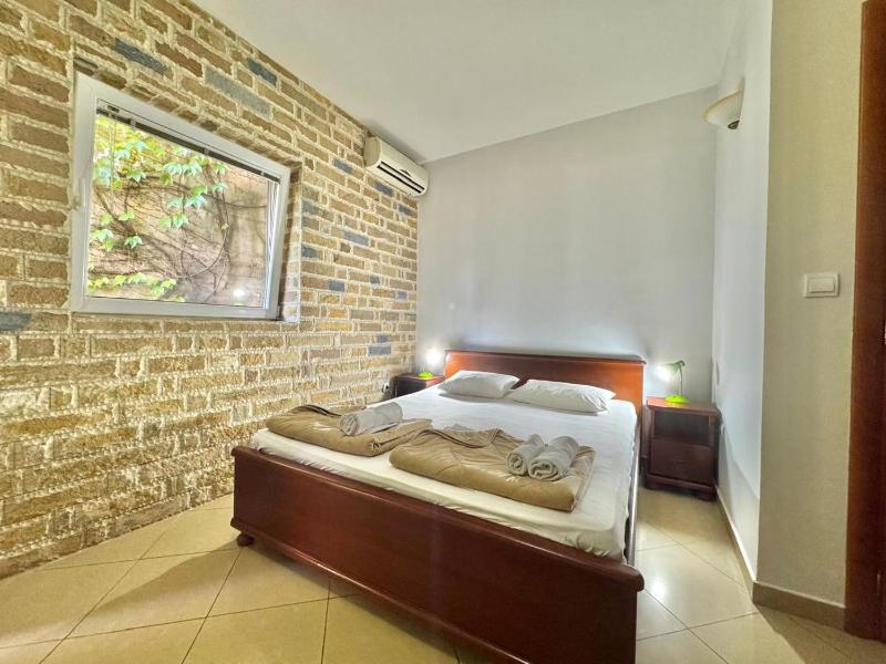 Studio Apartment image 1
