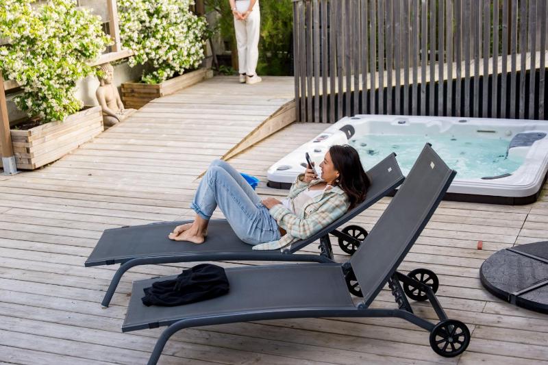 Ted Surf House - image 40