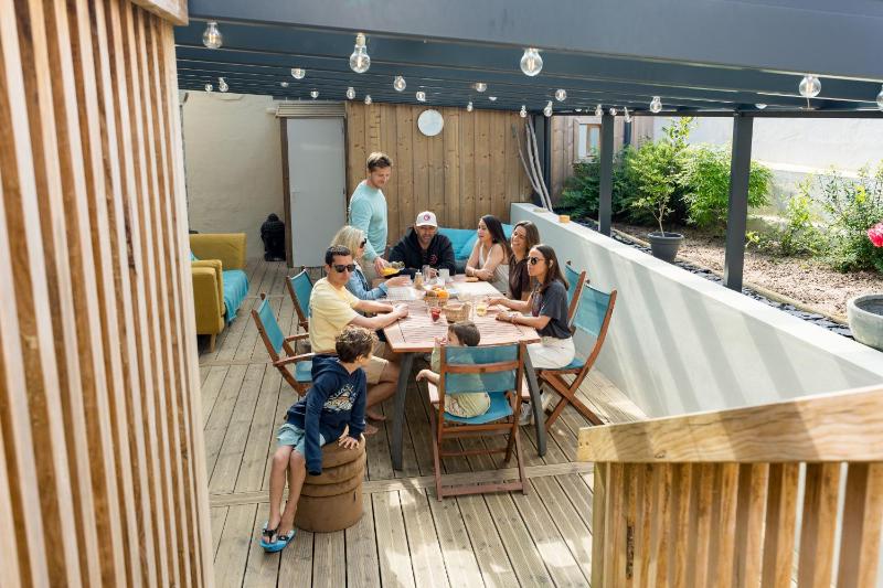 Ted Surf House - image 39