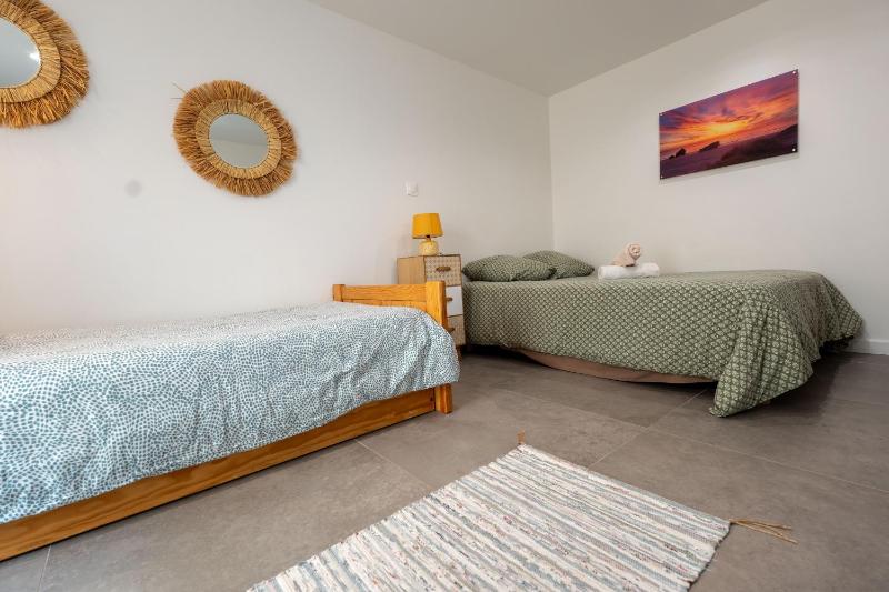Ted Surf House - image 28